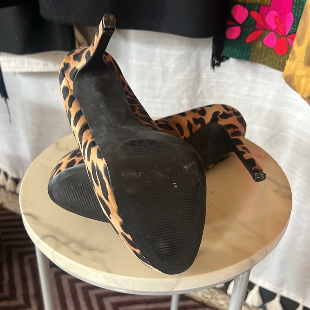 Leopard Print Platform Heels - Picture 4 of 5